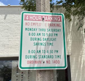 4 hour free parking sign in Crestline Village (Mountain Brook)